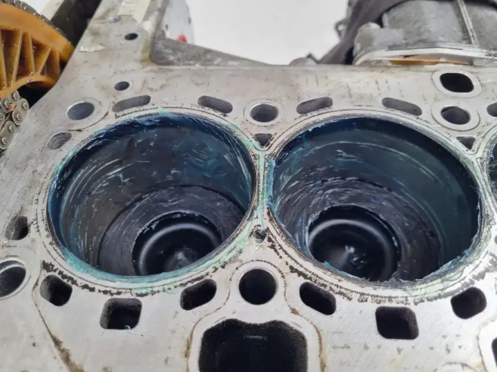 DÓŁ SILNIKA BLOK WAŁ KORBOWY TŁOK TŁOKI BMW X3 E83 2.0 D DIESEL N47D20A