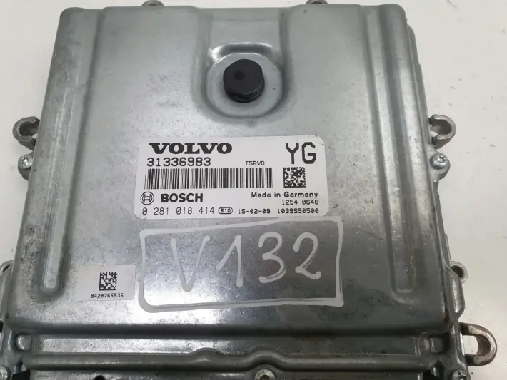 Volvo S60 II V40 II 2.0 D3 STEROWNIK SILNIKA komputer 31336983 0281018414