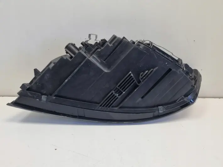 Volvo S40 II V50 LIFT PRZEDNIA LAMPA PRAWA PRAWY PRZÓD europa 31265695