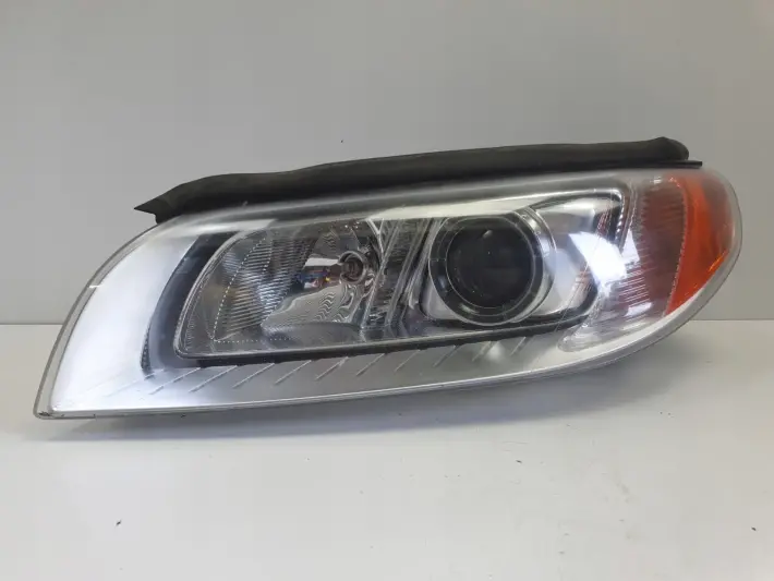 Volvo V70 XC70 III S80 II PRZEDNIA LAMPA LEWA lewy przód XENON 31353532