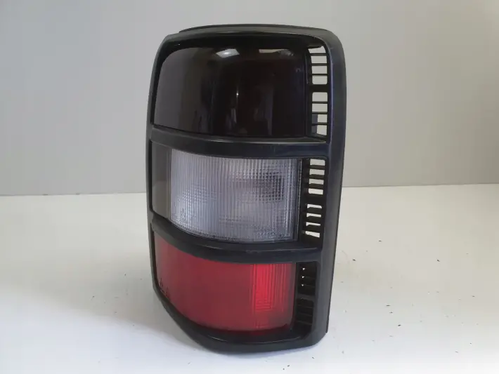 Mitsubishi Pajero II 91-99r TYLNIA TYLNA LAMPA PRAWA prawy tył