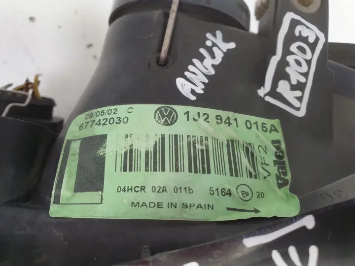 VW Golf IV 97-06 PRZEDNIA LAMPA LEWA lewy przód anglik 1J2941015A