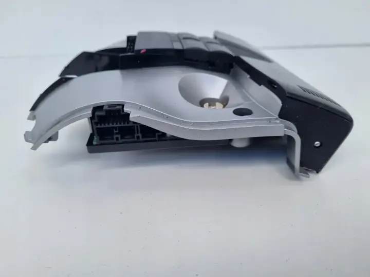 Mercedes SLK R171 LAMPKA OŚWIETLENIA KABINY Wnętrza A1718202401