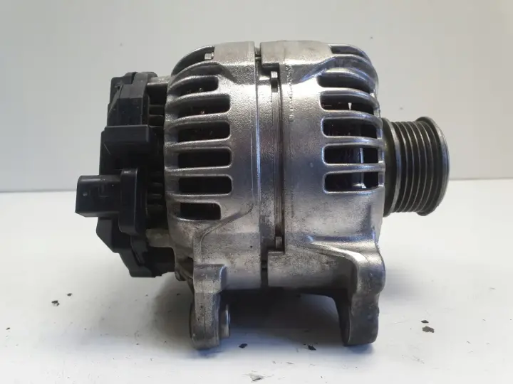 VW Golf V 1.9 TDI ALTERNATOR bosch 06F903023F 140A