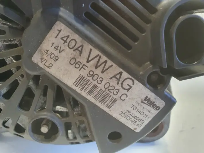 Audi A3 II 8P 1.9 TDI ALTERNATOR 06F903023C valeo