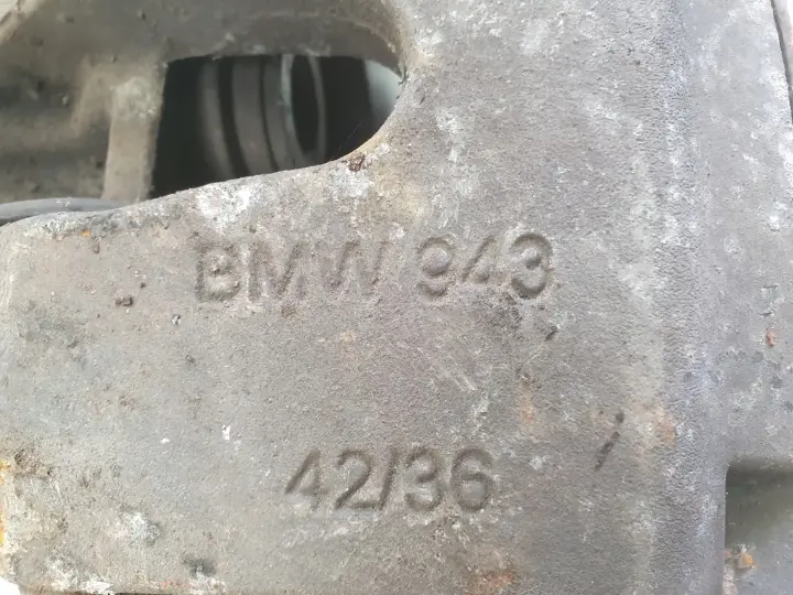 BMW E60 PRZEDNI ZACISK HAMULCOWY prawy przód PASAŻERA 943 42/36