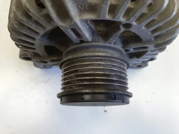 VW Touran 1.9 TDI ALTERNATOR valeo 06F903023C 140A