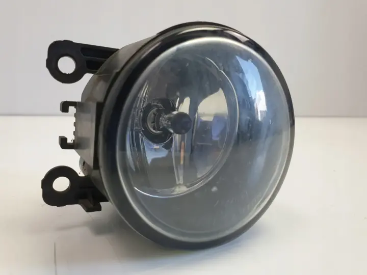 Nissan X-trail PRAWY PRZEDNI HALOGEN przód