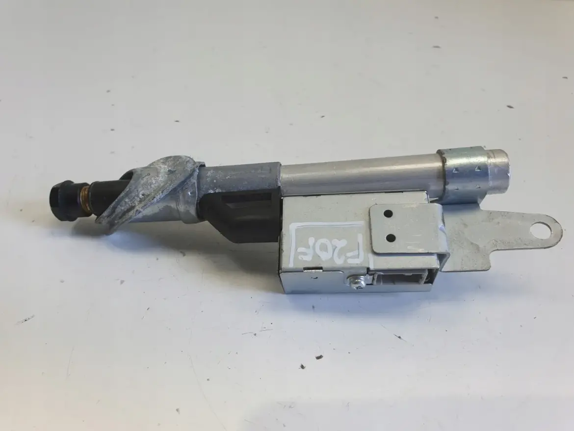 Volvo VOLVO C70 II Cabrio WZMACNIACZ ANTENY antena 30775655