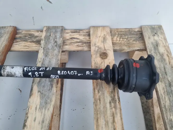 Audi A4 B5 1.8 T turbo PRAWA PRZEDNIA PÓŁOŚ półośka prawy przód 8E0407451