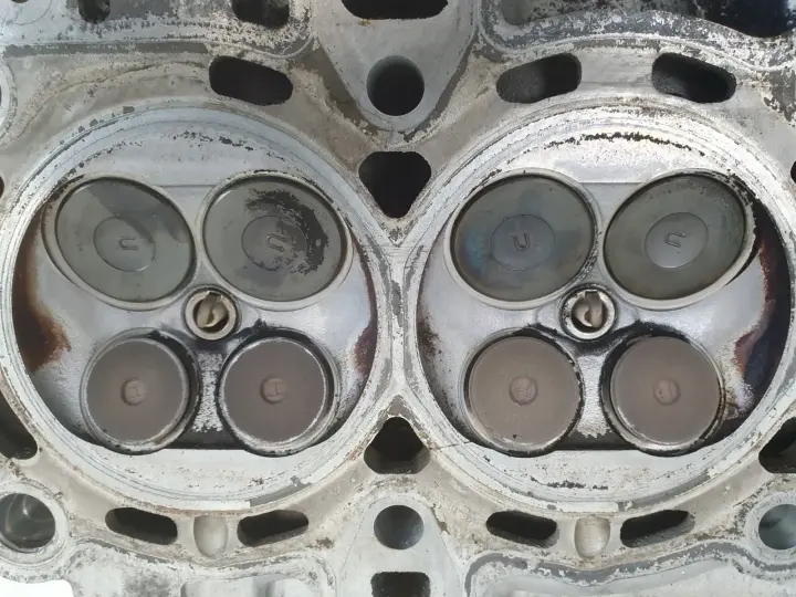 Ford Focus mk3 1.6 16VcGŁOWICA CYLINDRÓW RFAE8G6090BA