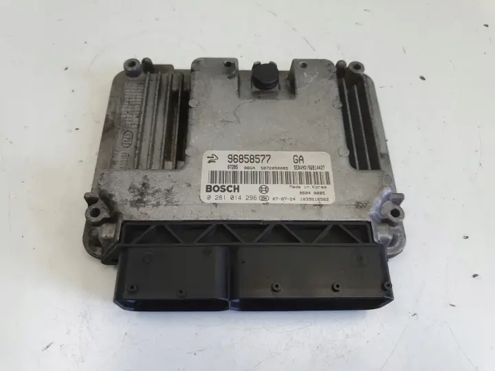Opel Antara A 2.0 CDTI STEROWNIK SILNIKA komputer 96858577 0281014296