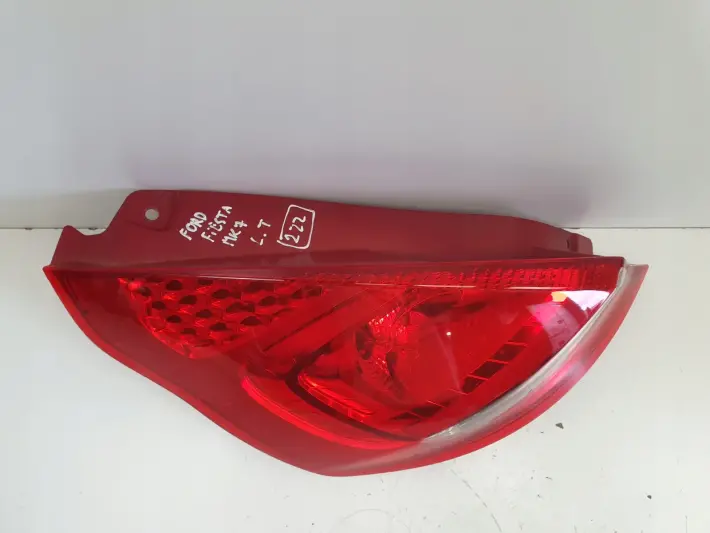 Ford Fiesta VII MK7 08-12r TYLNIA LAMPA LEWA LEWY TYŁ kierowcy 8A61-13405-A