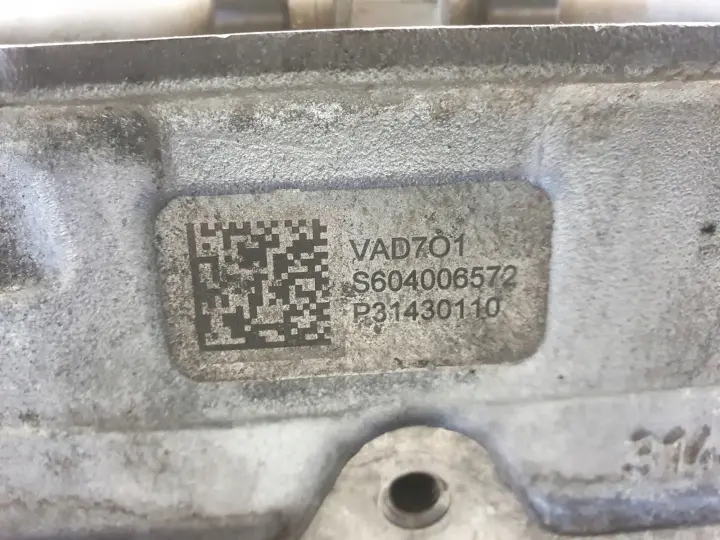 Volvo S60 II V60 2.0 D4 GŁOWICA CYLINDRÓW 31430110