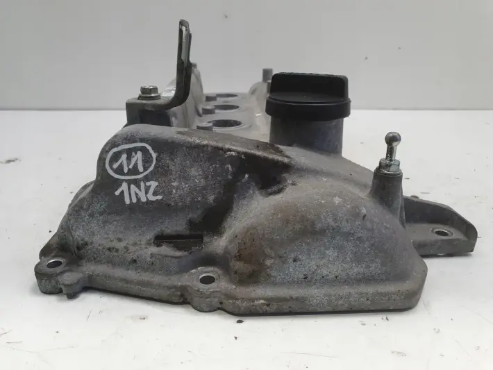 Toyota Yaris III 1.5 H POKRYWA ZAWORÓW 1NZ