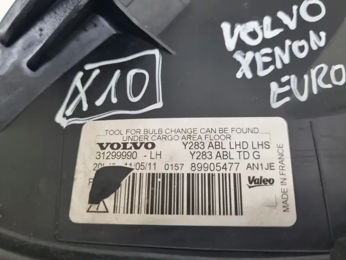 Volvo V60 S60 II PRZEDNIA LAMPA LEWA lewy przód XENON 31299990