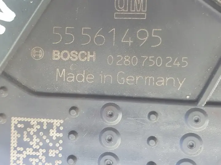 Opel Insignia 1.8 16V PRZEPUSTNICA 0280750245 bosch 55561495