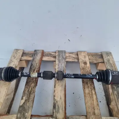 Kia Ceed 1.6 16V PRAWA PRZEDNIA PÓŁOŚ półośka prawy przód 49500-1H210