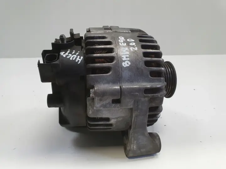 BMW E87 E90 E91 2.0 D ALTERNATOR valeo 7802471