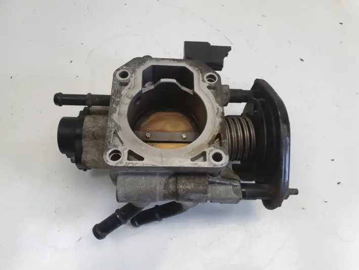 Hyundai i30 1.6 16V PRZEPUSTNICA 35100-2B020