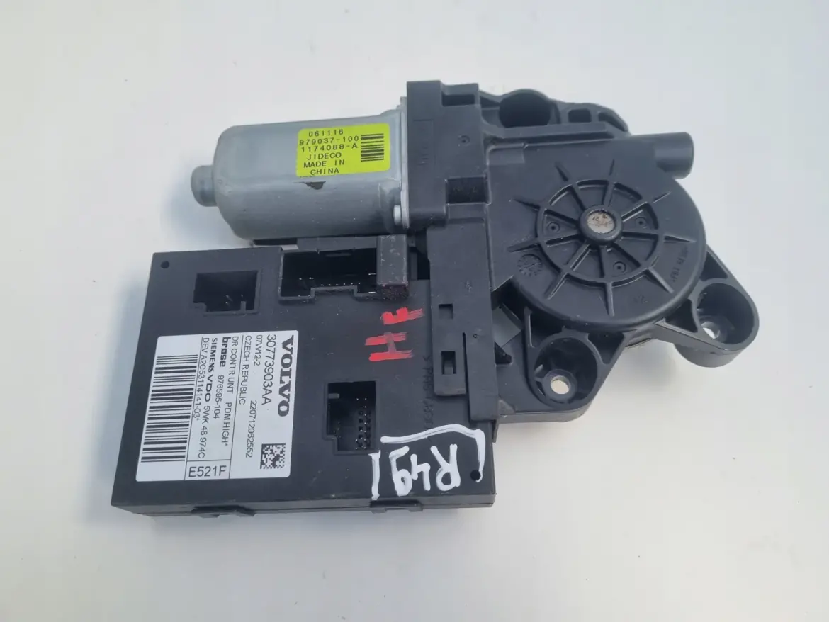 Volvo S40 II V50 PRAWY PRZEDNI PODNOSNIK SZYBY przód moduł 30773903AA