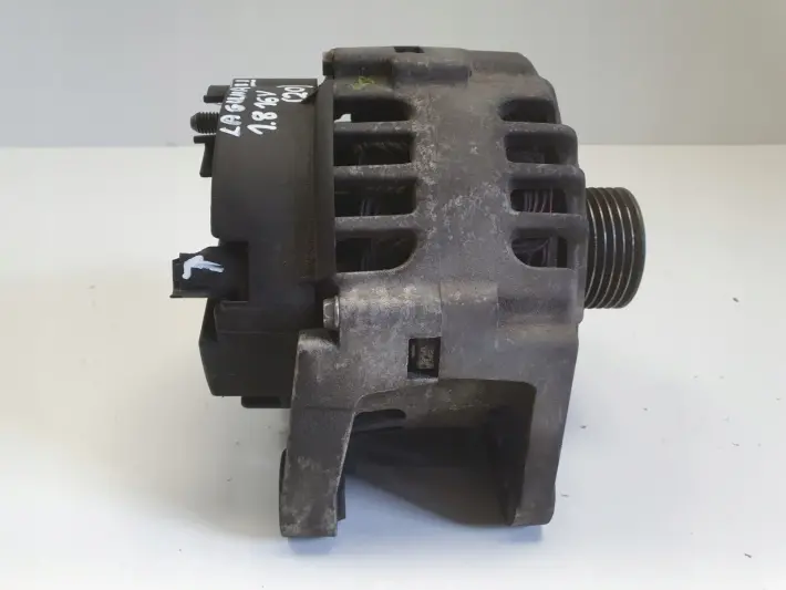 Renault Laguna II 1.8 16V ALTERNATOR 8200153710 100A valeo