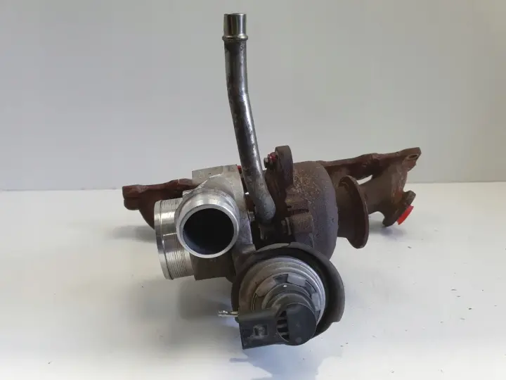 Volvo V40 II 2.0 D3 TURBOSPRĘŻARKA turbo 31380220