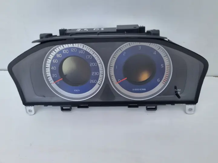 Volvo XC60 2.4 D5 diesel LICZNIK ZEGARY R-DESING Europa 31343495AA