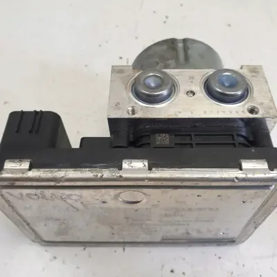 Volvo XC90 POMPA ABS Sterownik 31680098 P31680101