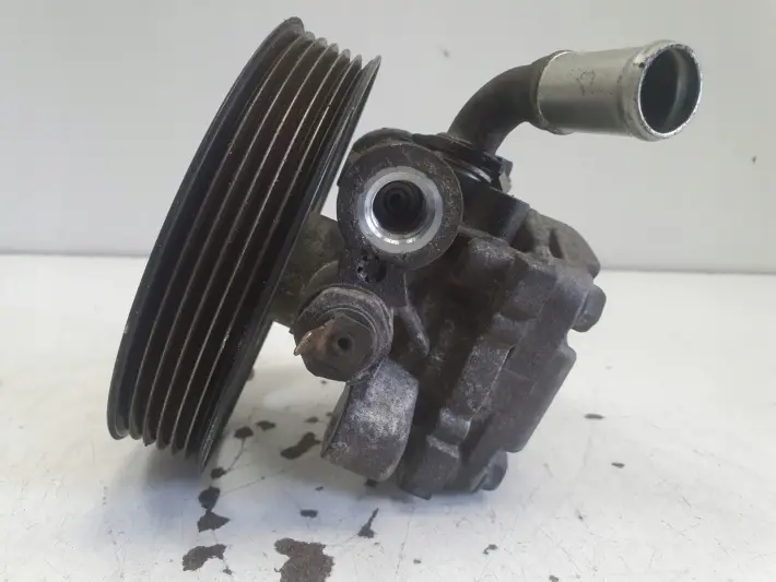 Mazda 3 BK 1.6 16V POMPA WSPOMAGANIA kyb
