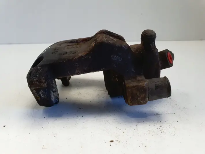 Renault Captur II LEWY PRZEDNI ZACISK HAMULCOWY przód KIEROWCY 368