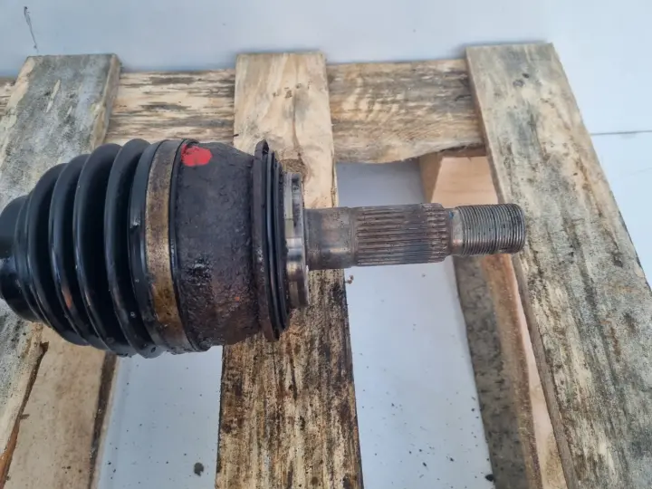 Toyota Hilux VII 3.0 D4D LEWA PRZEDNIA PÓŁOŚ półośka lewy przód 43430-0K030