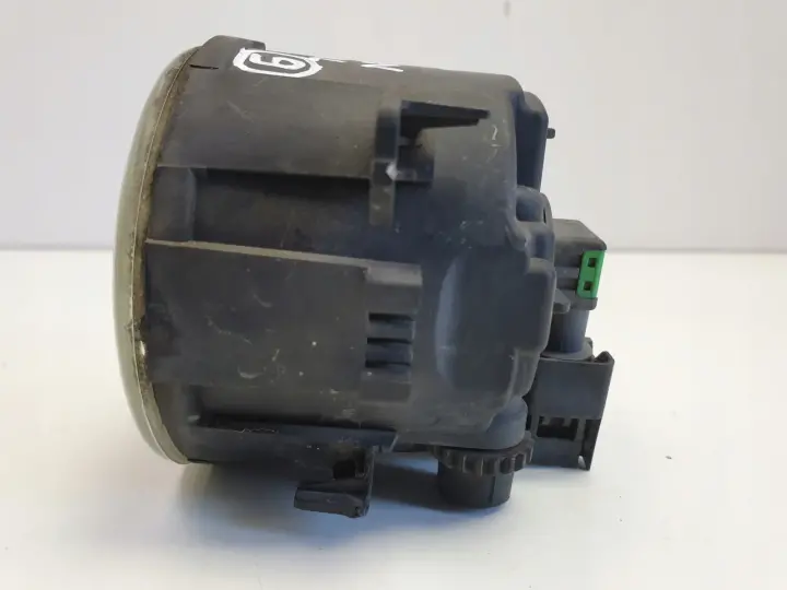 Nissan X-trail PRAWY PRZEDNI HALOGEN przód