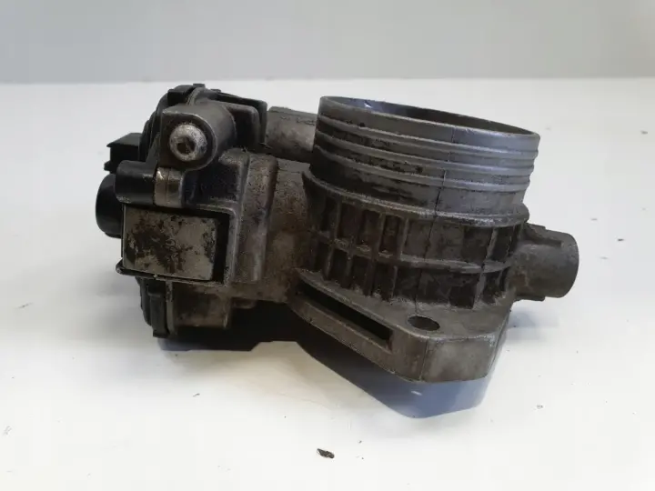 Citroen C4 1.4 16V PRZEPUSTNICA 9647925480