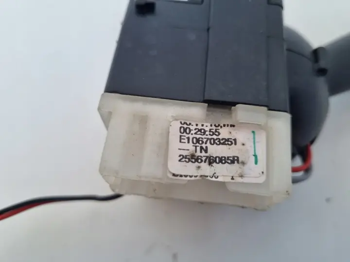 Renault Captur I Clio IV PRAWA MANETKA WYCIERACZEK 255676085R