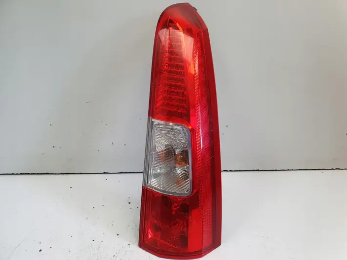 Volvo V70 II XC70 I LIFT TYLNA LAMPA PRAWA prawy tył pasażera