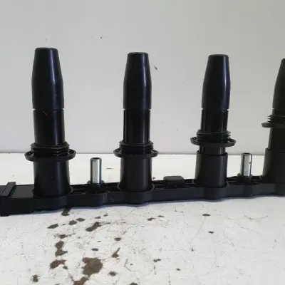 Opel Astra III H 1.6 16V CEWKA ZAPŁONOWA 413720321