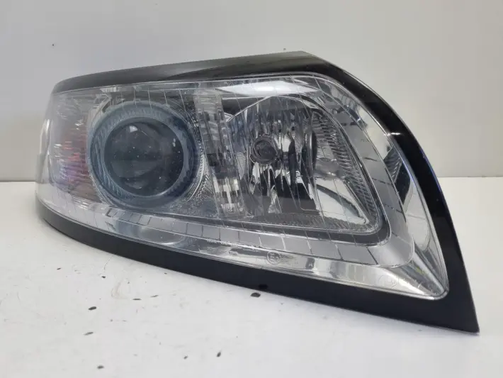 Volvo S40 II V50 LIFT XENON PRZEDNIA LAMPA PRAWA prawy przód 31299614