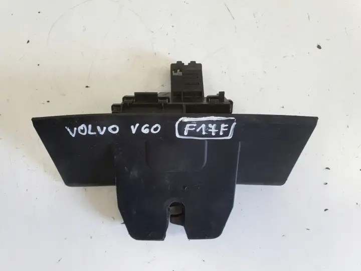 Volvo VOLVO V60 I S60 II ZAMEK KLAPY BAGAŻNIKA 31335045 8N51-F442A66-AC