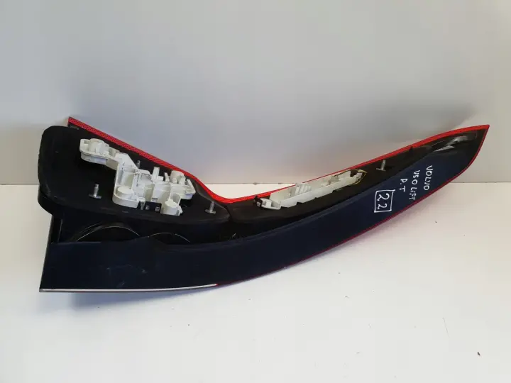Volvo V50 KOMBI 07-12r LIFT TYLNIA TYLNA LAMPA PRAWA prawy tył 30763512