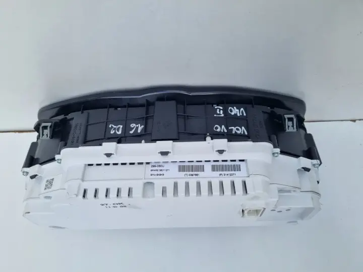 Volvo V40 II Diesel LICZNIK ZEGARY TFT Europa 31412271 36011271