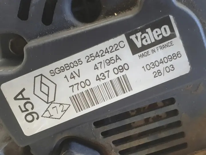 Renault Clio II 1.2 16V ALTERNATOR 7700437090 valeo 95A