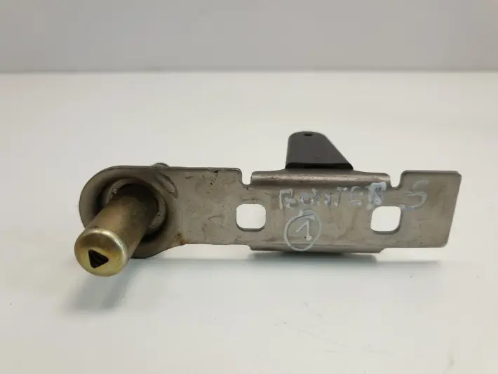 Porsche Boxster 986 RYGIEL TYLNEJ KLAPY Zamek