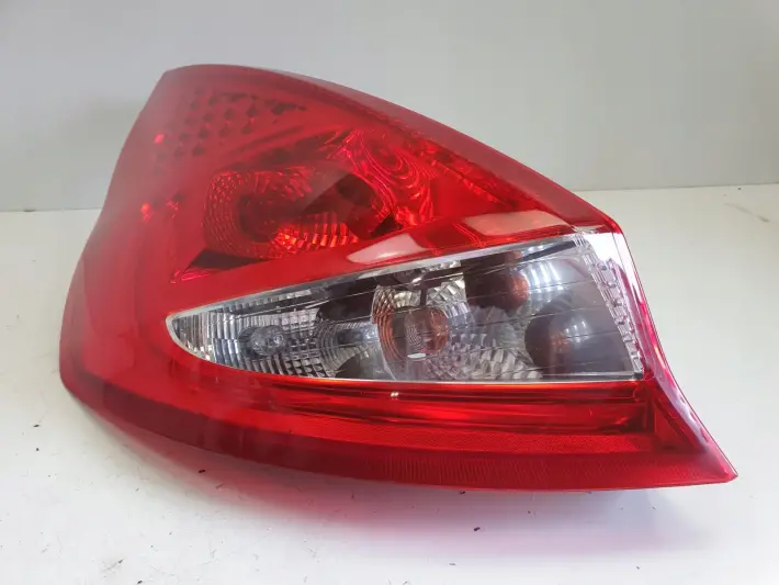 Ford Fiesta VII MK7 08-12r TYLNIA LAMPA LEWA LEWY TYŁ kierowcy 8A61-13405-A
