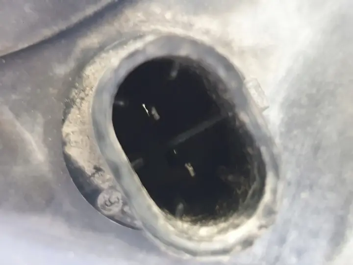 Polonez Caro Plus PRZEDNIA LAMPA LEWA lewy przód EUROPA