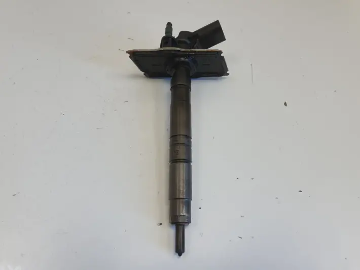 VW Passat B6 2.0 TDI WTRYSKIWACZ wtrysk 03L130855X 0986435366