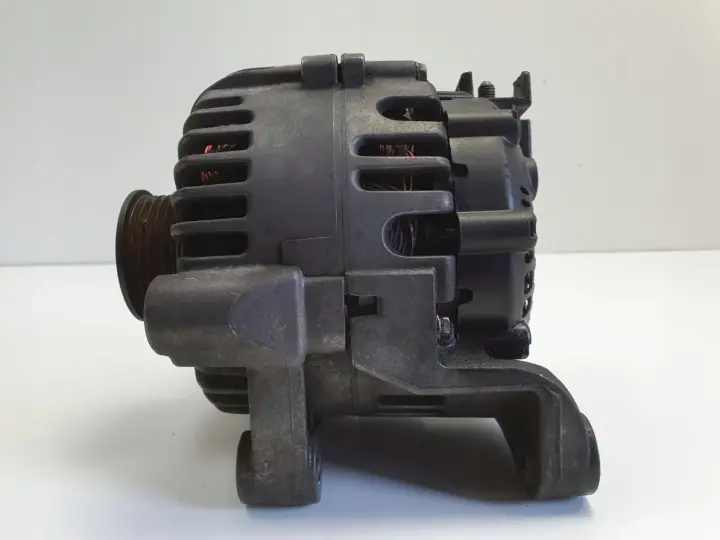 BMW E87 2.0 D ALTERNATOR valeo 7802471 150A