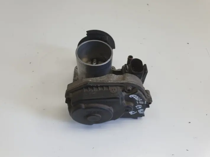 VW Golf IV 1.4 16V PRZEPUSTNICA 030133064F