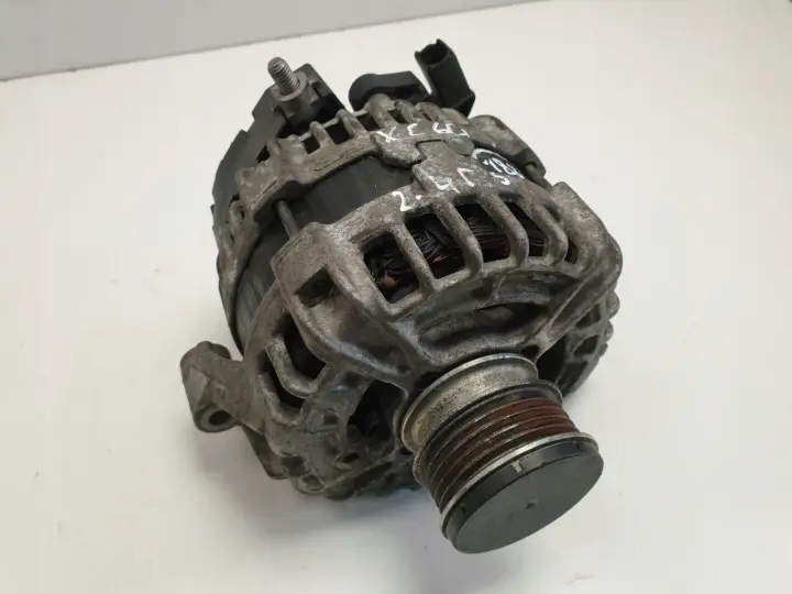 Volvo XC60 2.4 D5 ALTERNATOR bosch 31419555