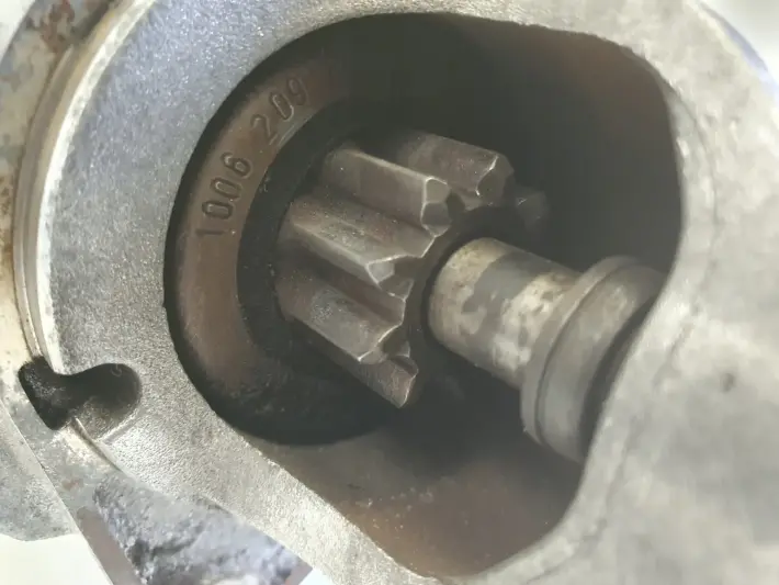 Opel Corsa D 1.0 12V ROZRUSZNIK bosch 55568572 0001107495